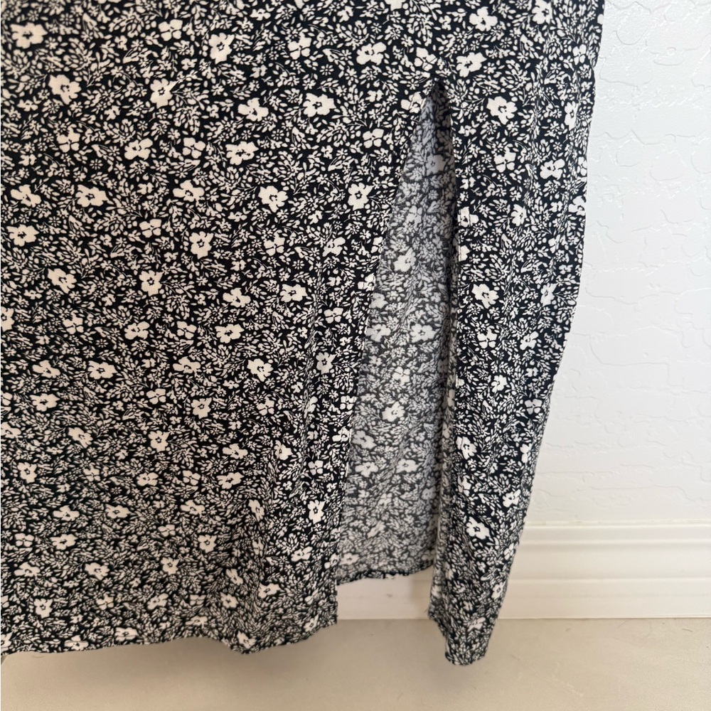 Abercrombie & Fitch Black and White Floral Midi Dress - Picture 4 of 5